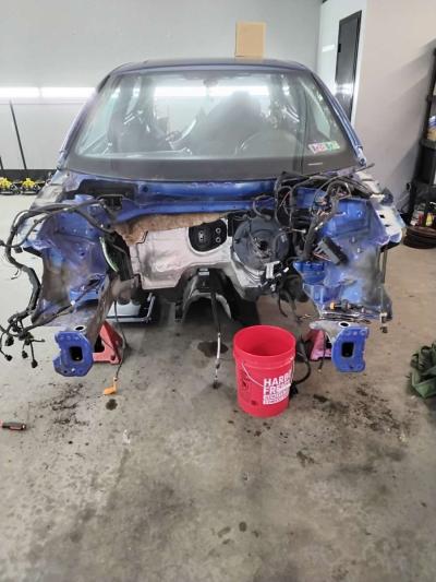 Nice 2008 VW R 32 Shell Carpet and Sunroof No Doors OEM - Thumbnail 5