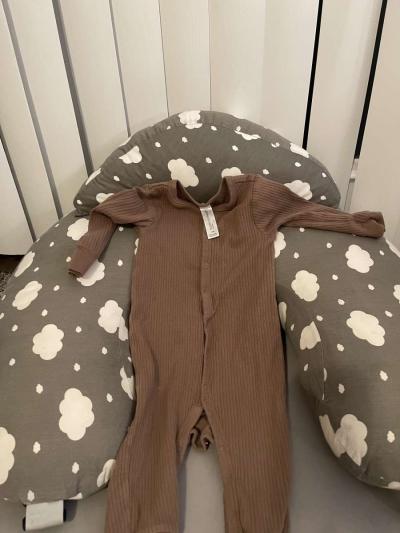 Gently used 12month baby boy clothes for sale - Thumbnail 4