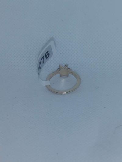 White Flower Chic Rhinestone Ring - Thumbnail 4