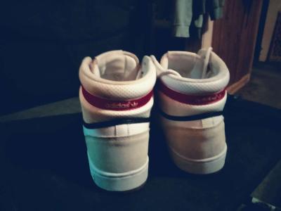 white with red and black stripes - Thumbnail 4