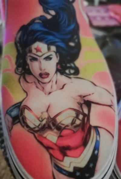 Wonder Woman vans slip on style shoes size womens 9 - Thumbnail 2