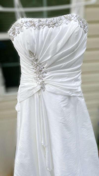 Size w12 DaVinci Wedding Dress Plus Slip Veil - Thumbnail 2