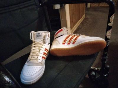 white with red and black stripes - Thumbnail 2