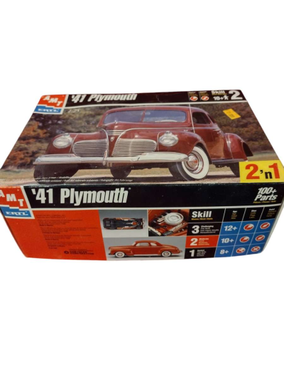 red 41 Plymouth 2 in 1 model car kit - Thumbnail 2