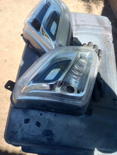 2018 to 2021 Chevy equinox headlights and fog lights - Thumbnail 6
