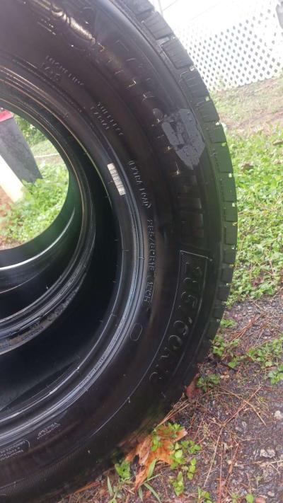 3 MICHELIN TIRES - Thumbnail 3