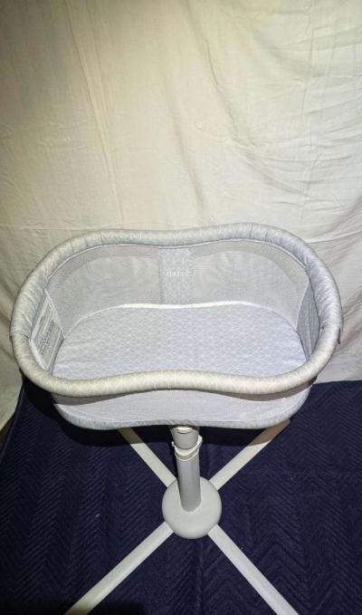 halo swivel bassinet - Burleson, Texas