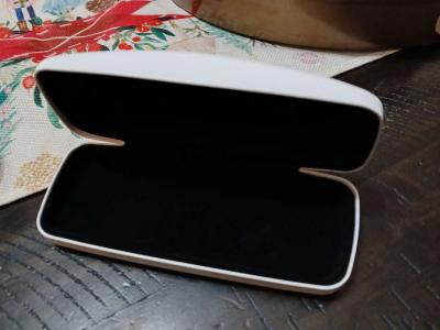 1 for 8 dollars or 2 for 12 dollars Calvin Klein cases - Thumbnail 2