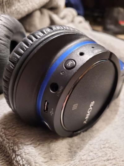 Sony MDRXB950BT Wireless Bluetooth Headphones - Thumbnail 6