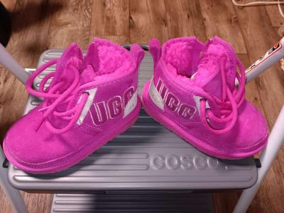 Child Pink Uggs Boots