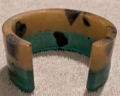 Yellow and Green petrified wood cuff bracelet - Thumbnail 2