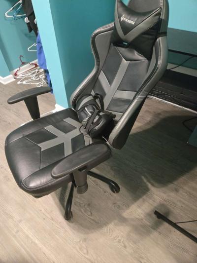 gaming chair - Thumbnail 2
