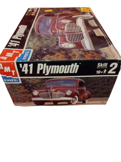 red 41 Plymouth 2 in 1 model car kit - Thumbnail 3