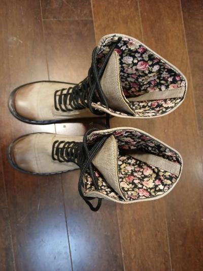 Brown boots for women size 8 point 5 - Thumbnail 3