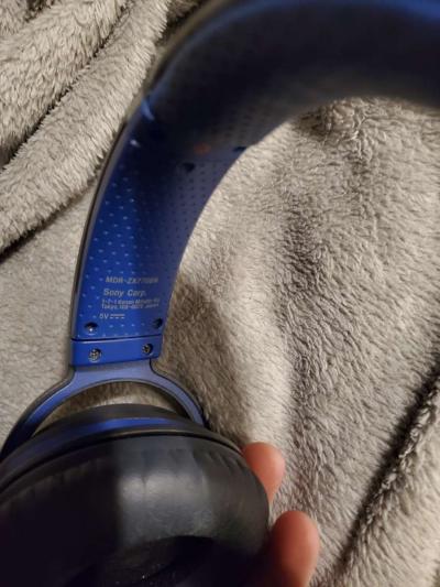 Sony MDRXB950BT Wireless Bluetooth Headphones - Thumbnail 4