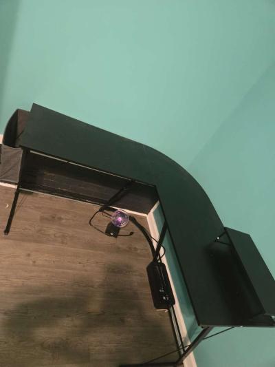 a gaming desk - Thumbnail 2
