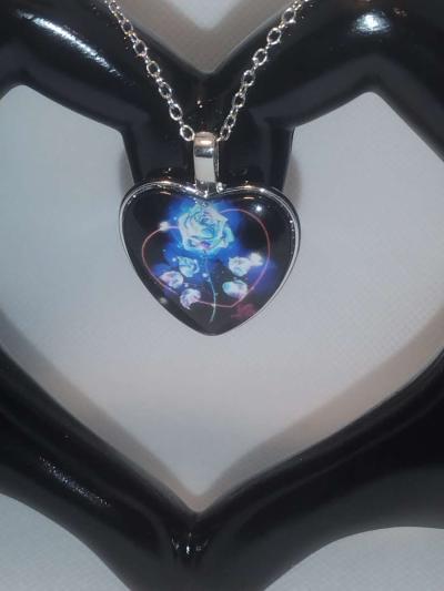 Blue Rose Heart Necklace - Thumbnail 2