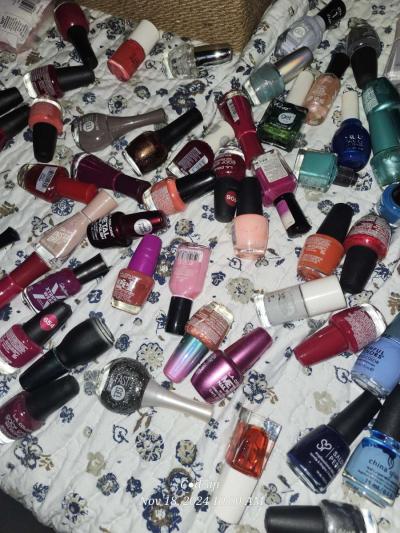 over 100 bottles of fingler nail polish - Thumbnail 4