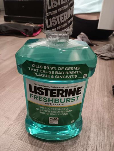 Listorine Fresh burst Antiseptic Mouthwash - Thumbnail 3