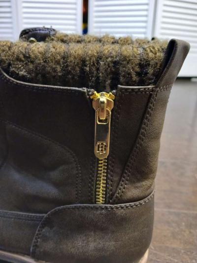 Tommy Hilfiger womens Brown boots Size 11M closed ankle - Thumbnail 5