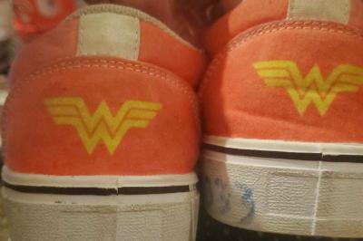 Wonder Woman vans slip on style shoes size womens 9 - Thumbnail 5