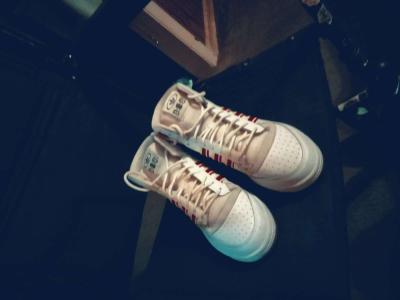 white with red and black stripes - Thumbnail 3