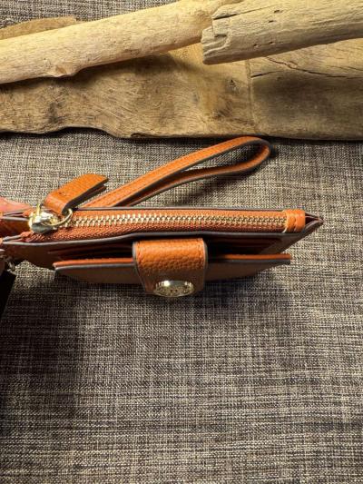 2010PRTT Nanette Lepore Kerri Pebble Card case with Wrist St - Thumbnail 5