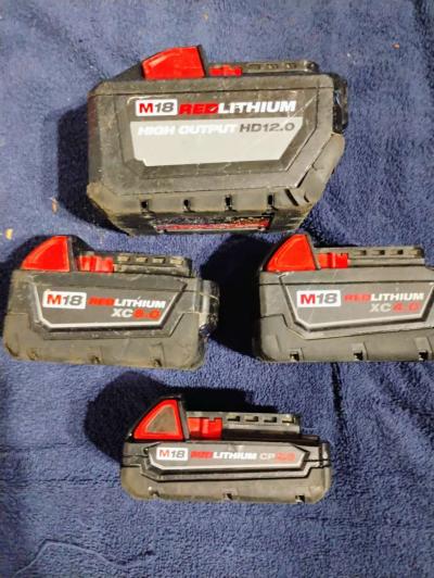 Milwaukee batties M18 - Thumbnail 2