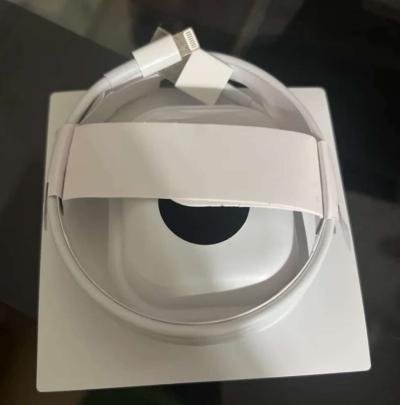 AirPod - Thumbnail 2