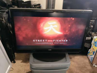 Sanyo TV and Entertainment Center Bundle - Thumbnail 3