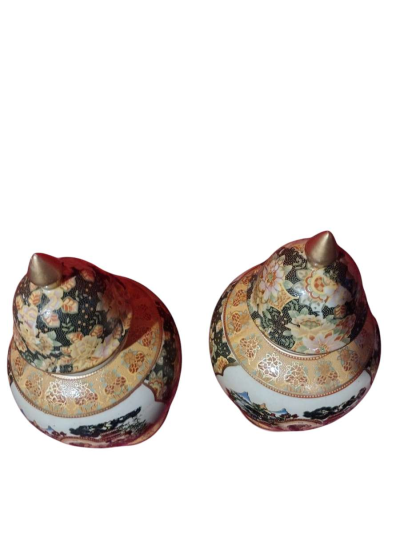 pair of large beautiful Chinese or Japanese vases - Thumbnail 4