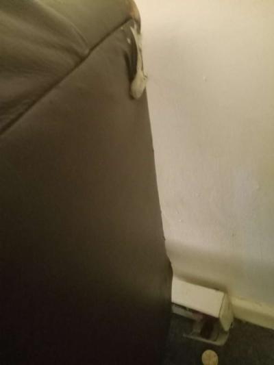 Brown leather recliner - Thumbnail 3