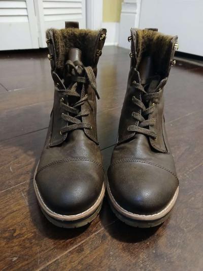 Tommy Hilfiger womens Brown boots Size 11M closed ankle - Thumbnail 2
