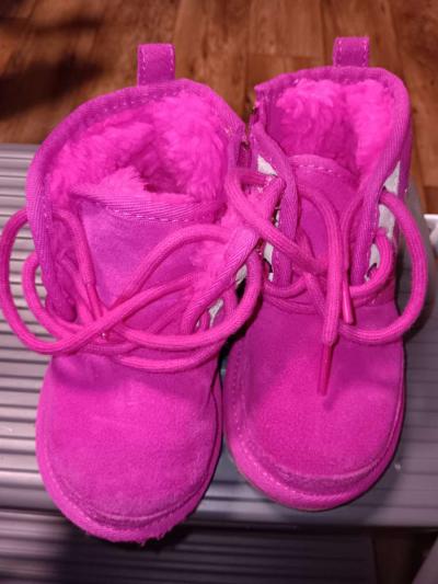 Child Pink Uggs Boots - Thumbnail 3