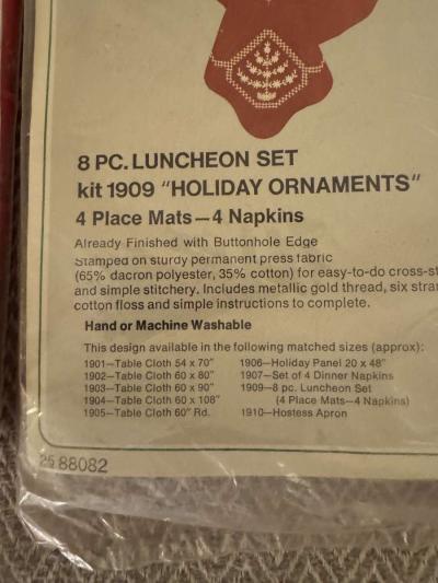 2018HMT Two New  Bucilla Christmas Needlecraft 8 Piece Lunch - Thumbnail 4