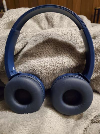 Sony Headphones - Thumbnail 3