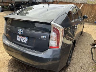 2012 Toyota Prius - Thumbnail 3