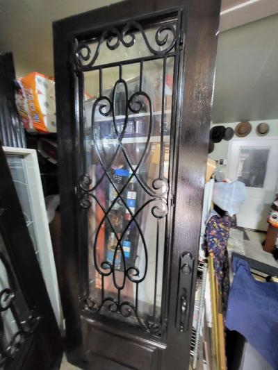 beautiful Mahogany Solid good front doble door 72x95 - Thumbnail 2