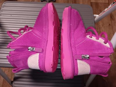 Child Pink Uggs Boots - Thumbnail 2