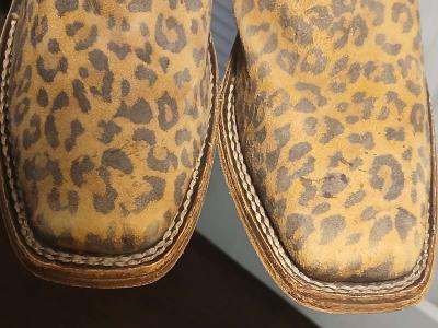 Corral handcrafted boots for men size 6 point 5 and women 8 - Thumbnail 6