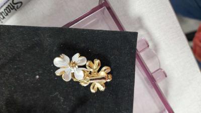 Handmade Braclets and more porch pickup only Vintiage - Thumbnail 4