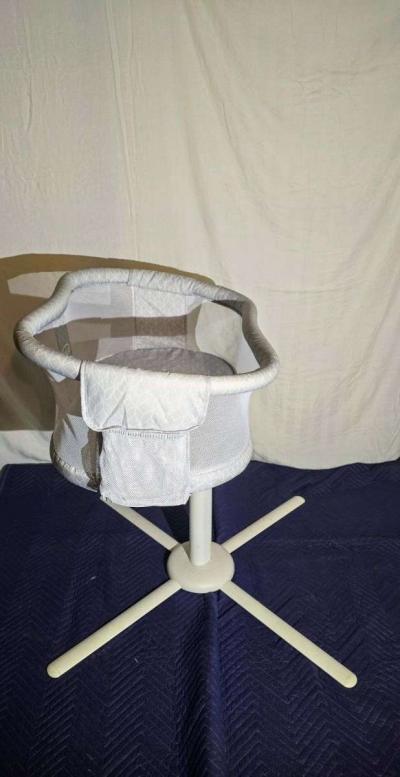 halo swivel bassinet - Thumbnail 4