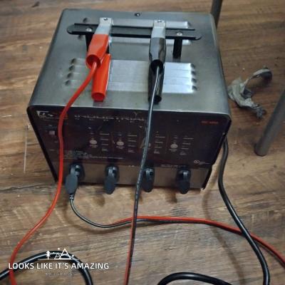 BATTERY CHARGER - Thumbnail 2