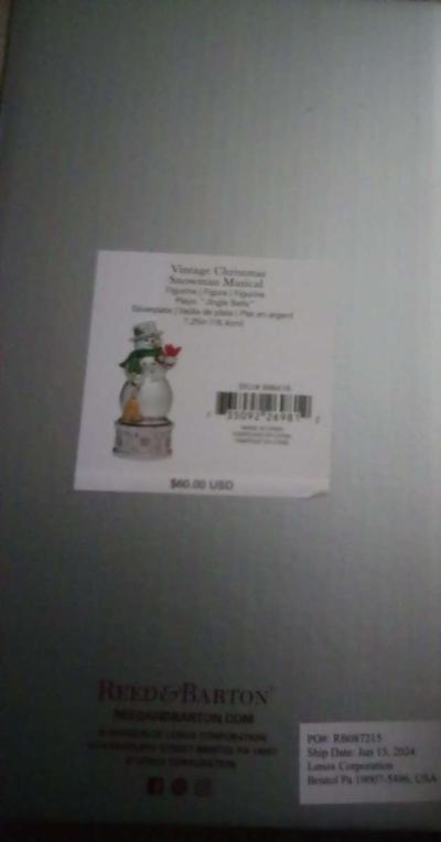 TWO BRAND NEW NEVER OPENED MUSICAL SNOWGLOBES - Thumbnail 2