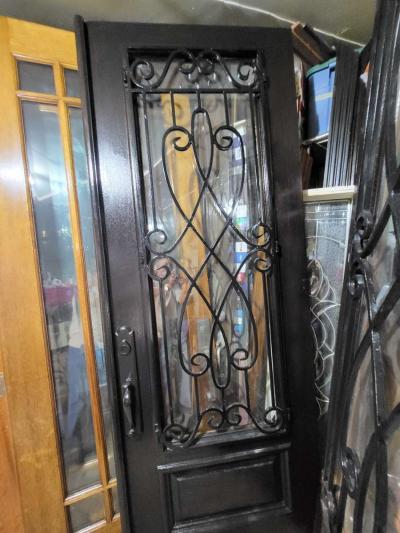 beautiful Mahogany Solid good front doble door 72x95 - Thumbnail 3