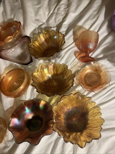 100 pieces of carnival glass Fenton and le smith 500 bucks - Thumbnail 2