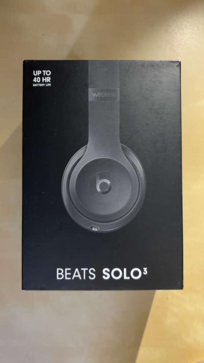 Beats Bluetooth Headphones - Thumbnail 3