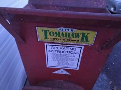 Nice Tomahawk Chipper and Shredder OEM Like New - Thumbnail 5