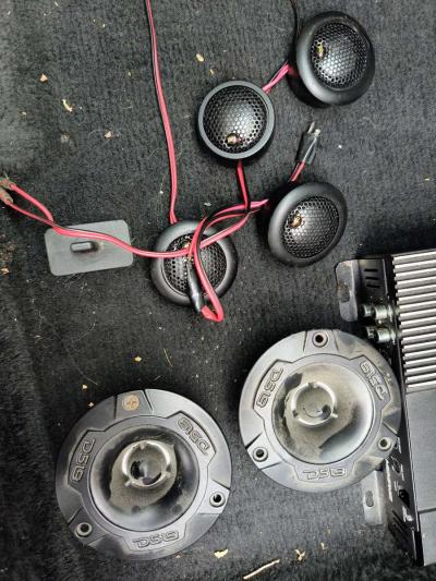 Car Audio Speakers and 2 amps