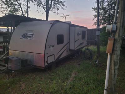 2014 Coachman Freedom Express 246rks RV - Thumbnail 2